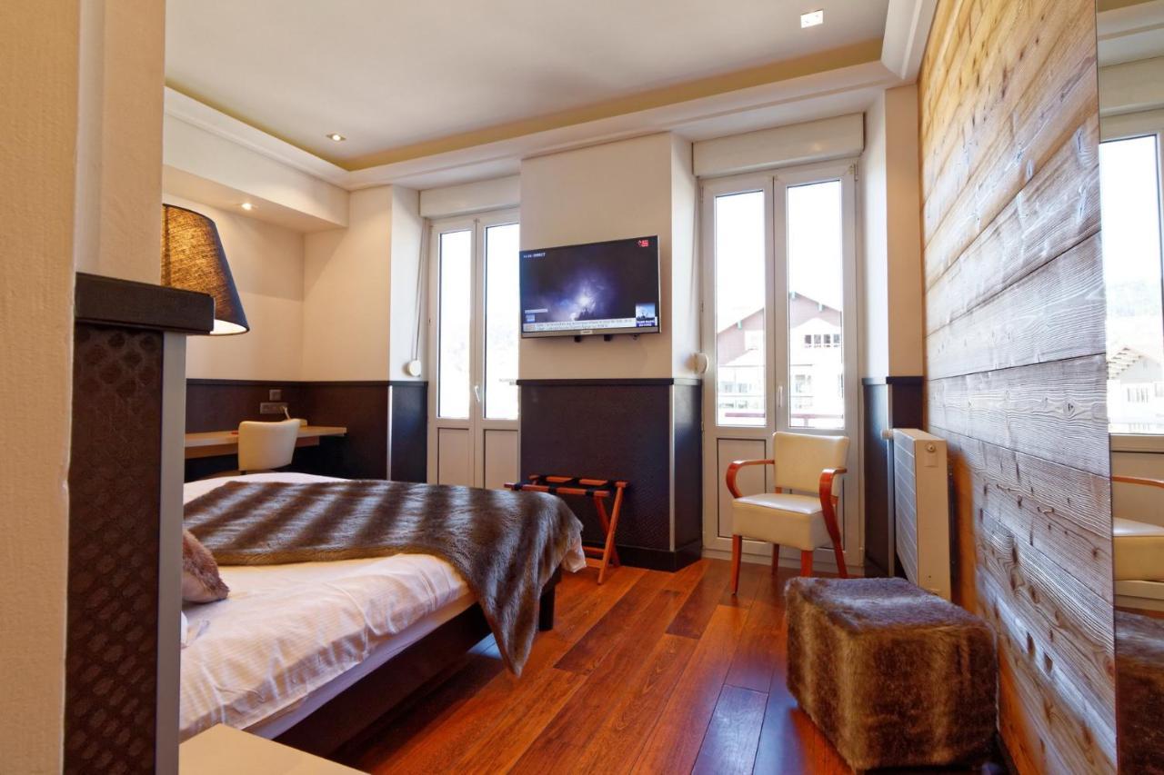 ג'רארדמר Logis Hotel Des Bains מראה חיצוני תמונה