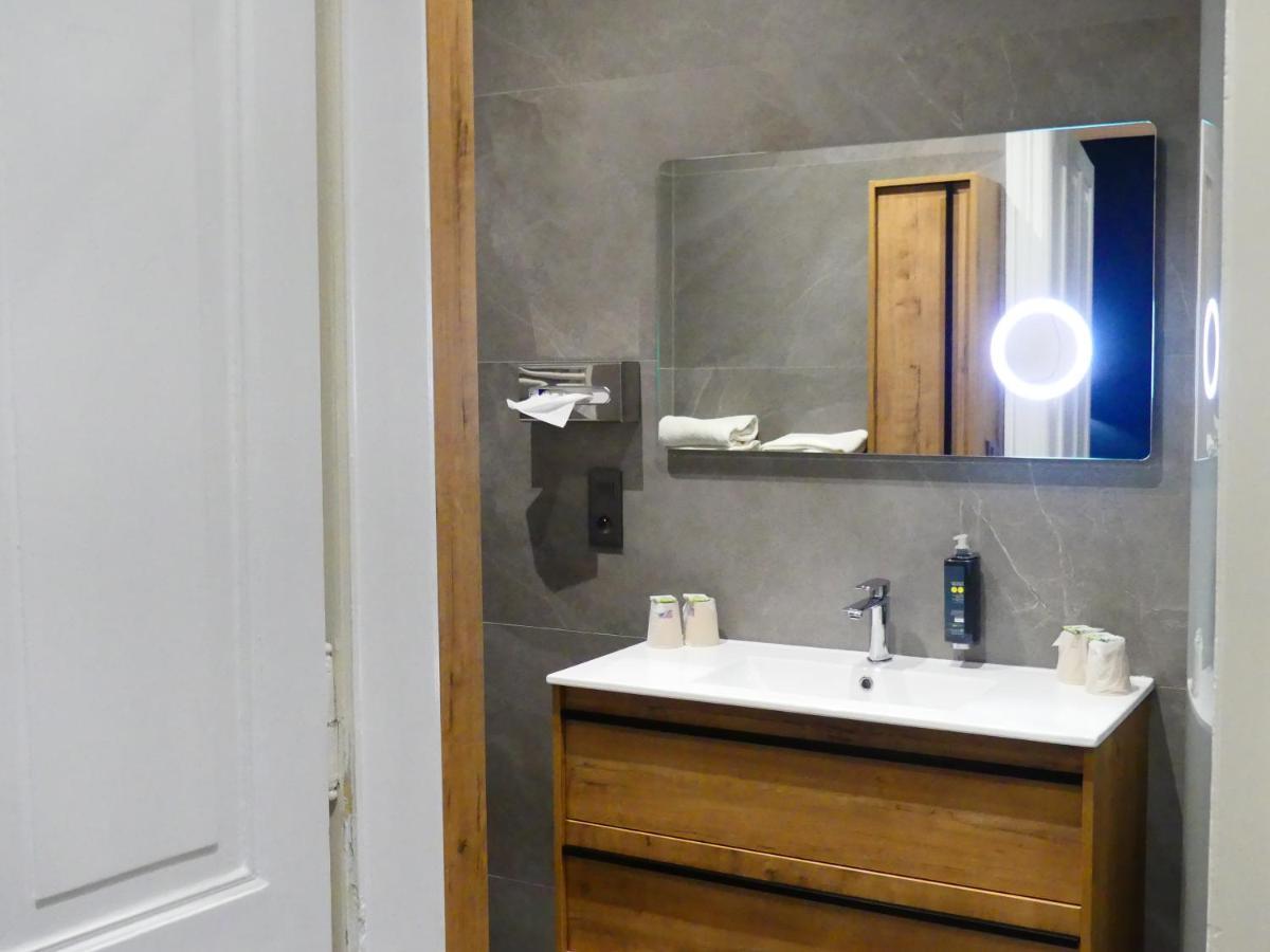 ג'רארדמר Logis Hotel Des Bains מראה חיצוני תמונה