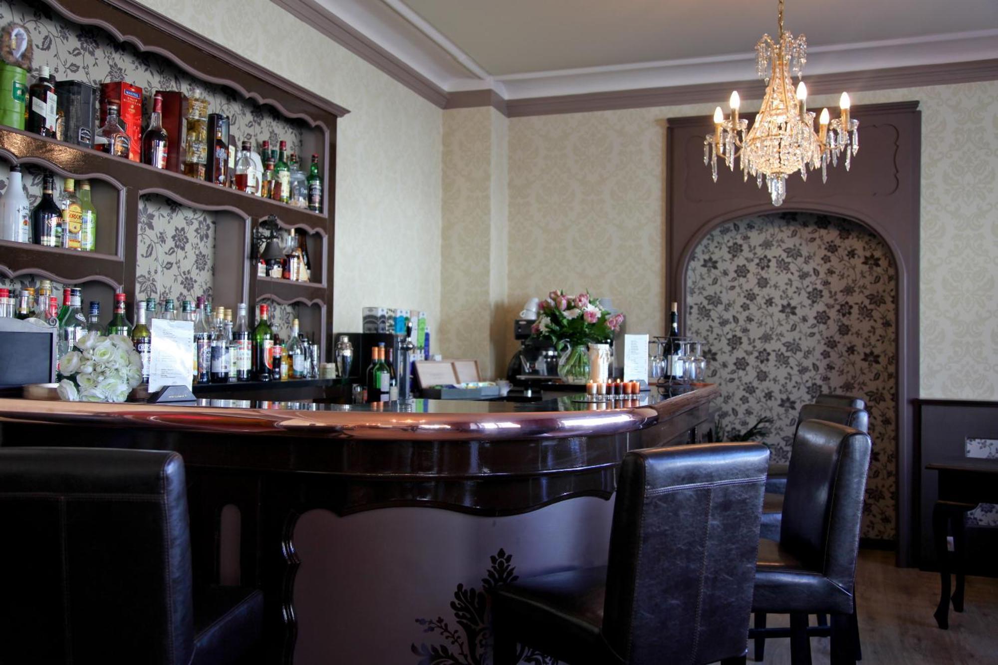 ג'רארדמר Logis Hotel Des Bains מראה חיצוני תמונה