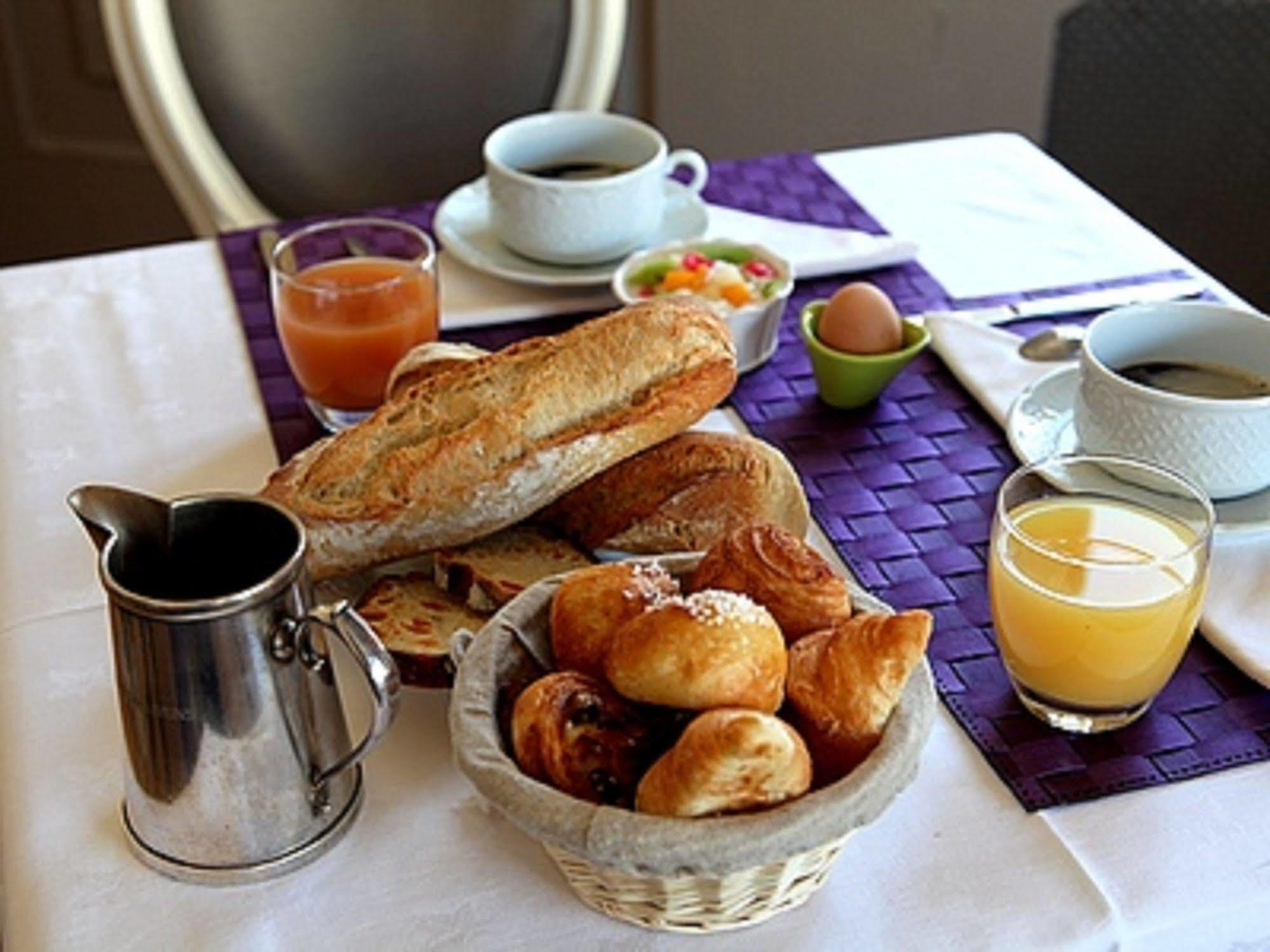 ג'רארדמר Logis Hotel Des Bains מראה חיצוני תמונה