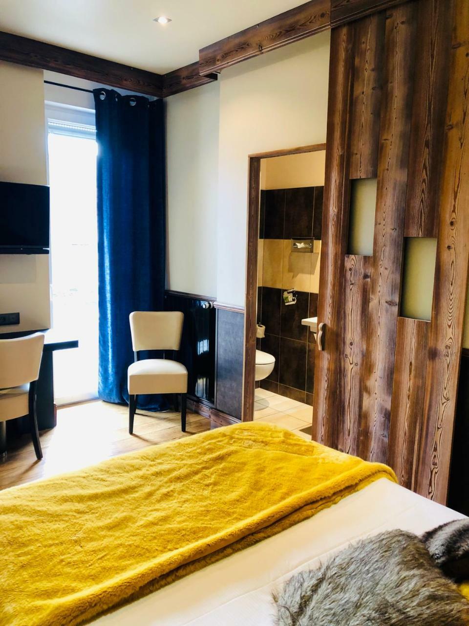 ג'רארדמר Logis Hotel Des Bains מראה חיצוני תמונה
