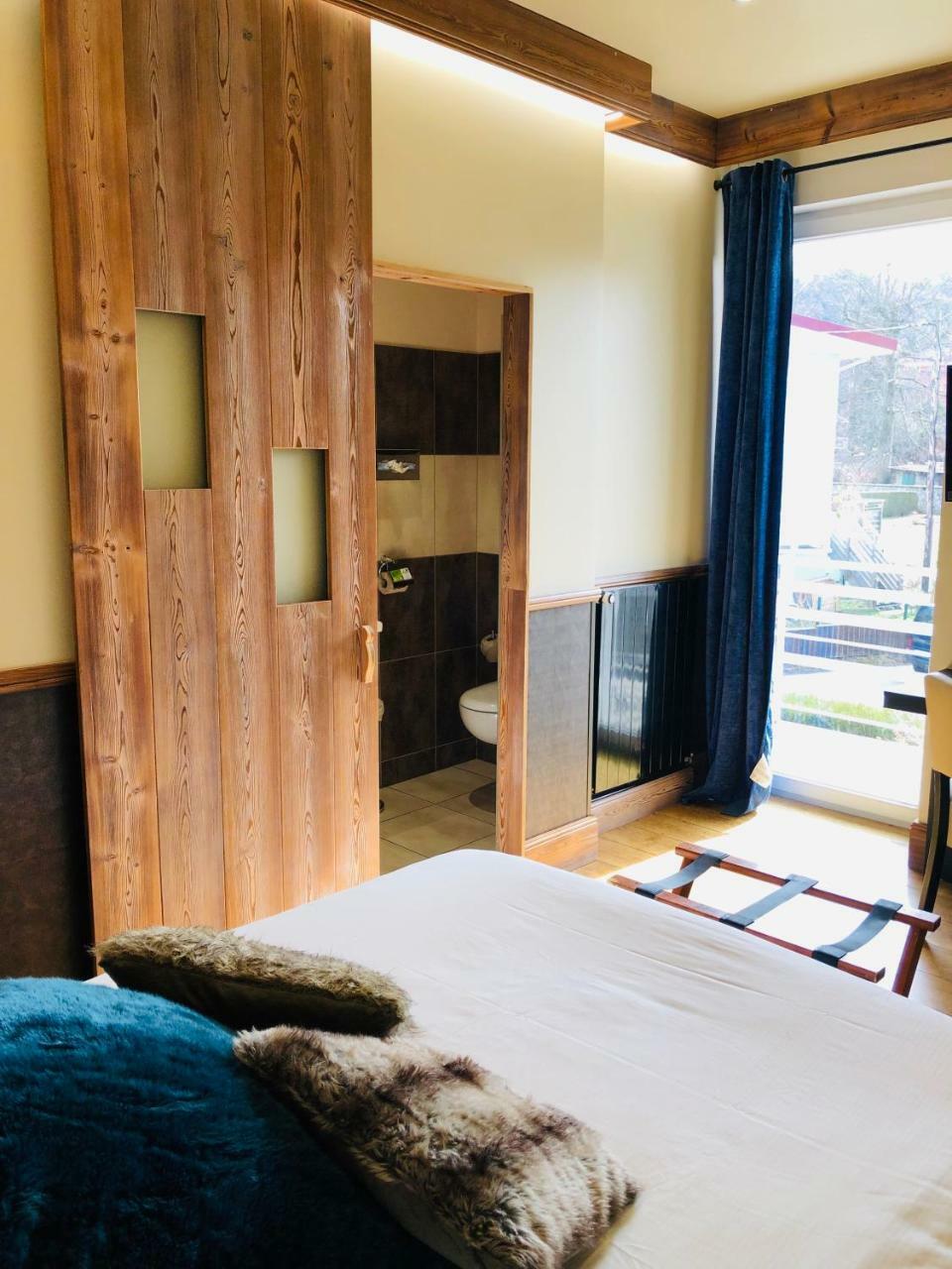 ג'רארדמר Logis Hotel Des Bains מראה חיצוני תמונה