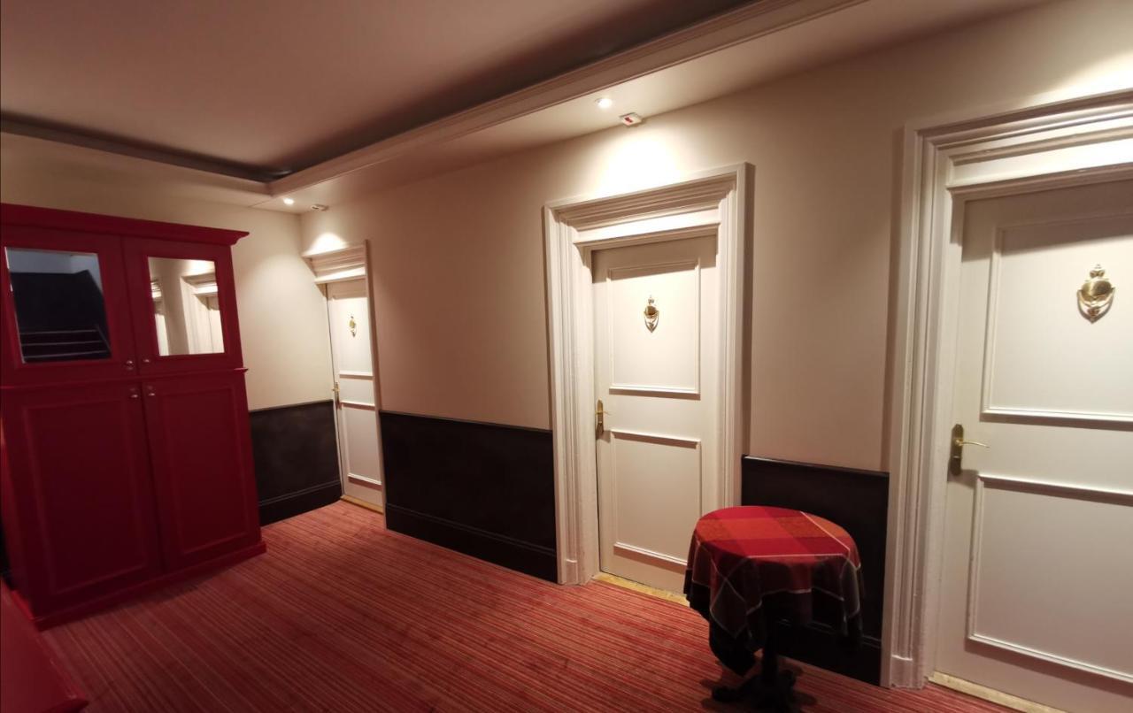 ג'רארדמר Logis Hotel Des Bains מראה חיצוני תמונה