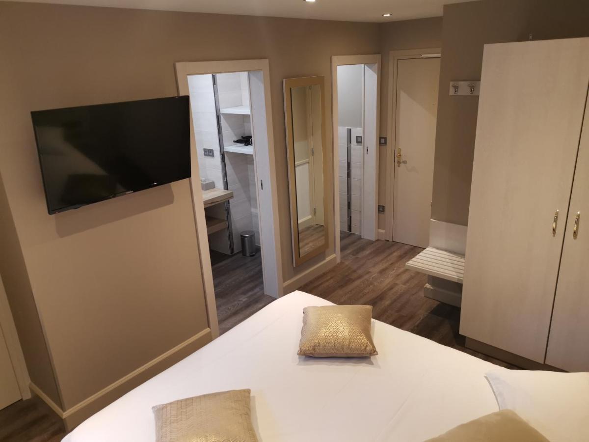 ג'רארדמר Logis Hotel Des Bains מראה חיצוני תמונה