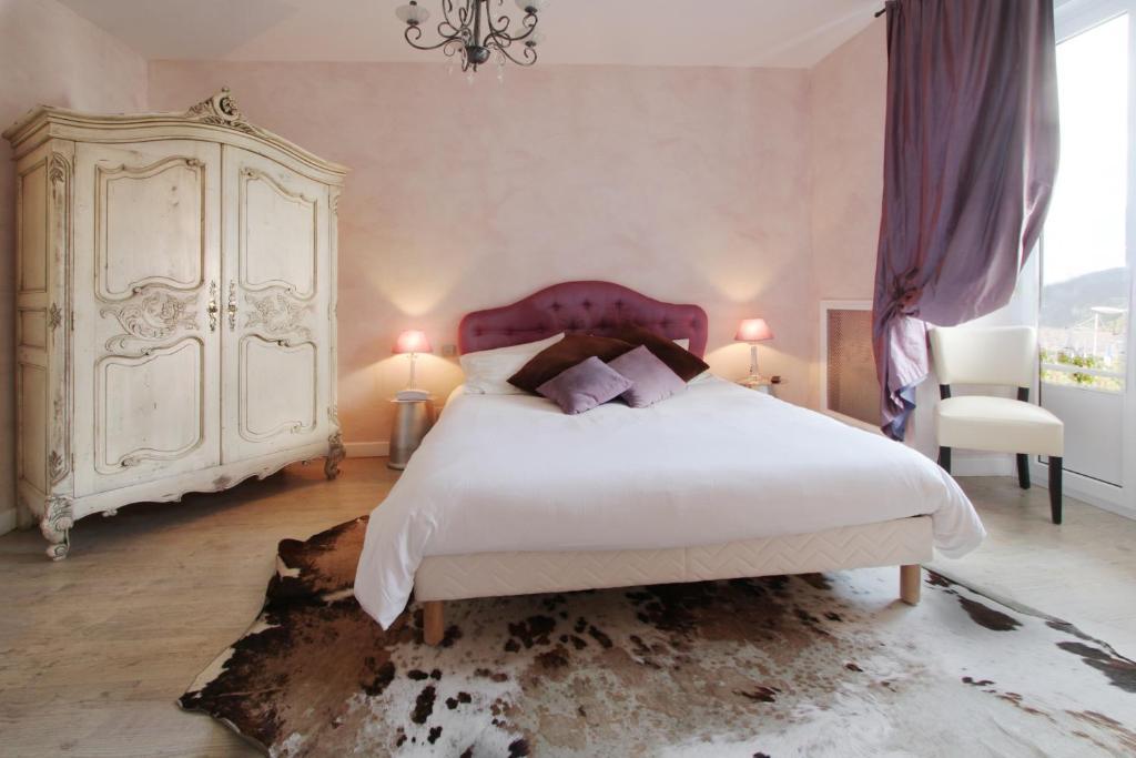 ג'רארדמר Logis Hotel Des Bains חדר תמונה