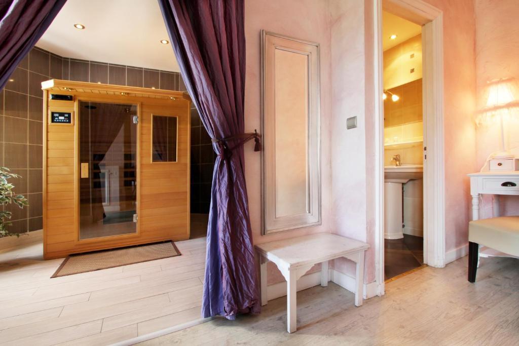 ג'רארדמר Logis Hotel Des Bains חדר תמונה